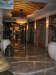 Lobby im Taj Palace mit zig Restaurants